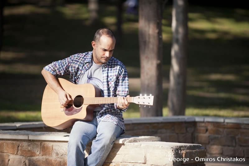 Ο Κώστας Λεμονίδης και οι Lemon Pies στη σκηνή του μουσικού χώρου “The Zoo”