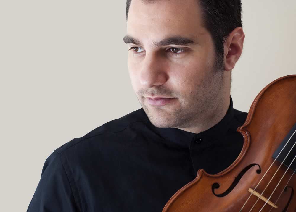 O Ηλίας Ζούτσος έρχεται στο six d.o.g.s