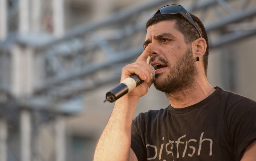 Κι όμως! Ο Παύλος Φύσσας ενώνει το hip hop με τη low bap!