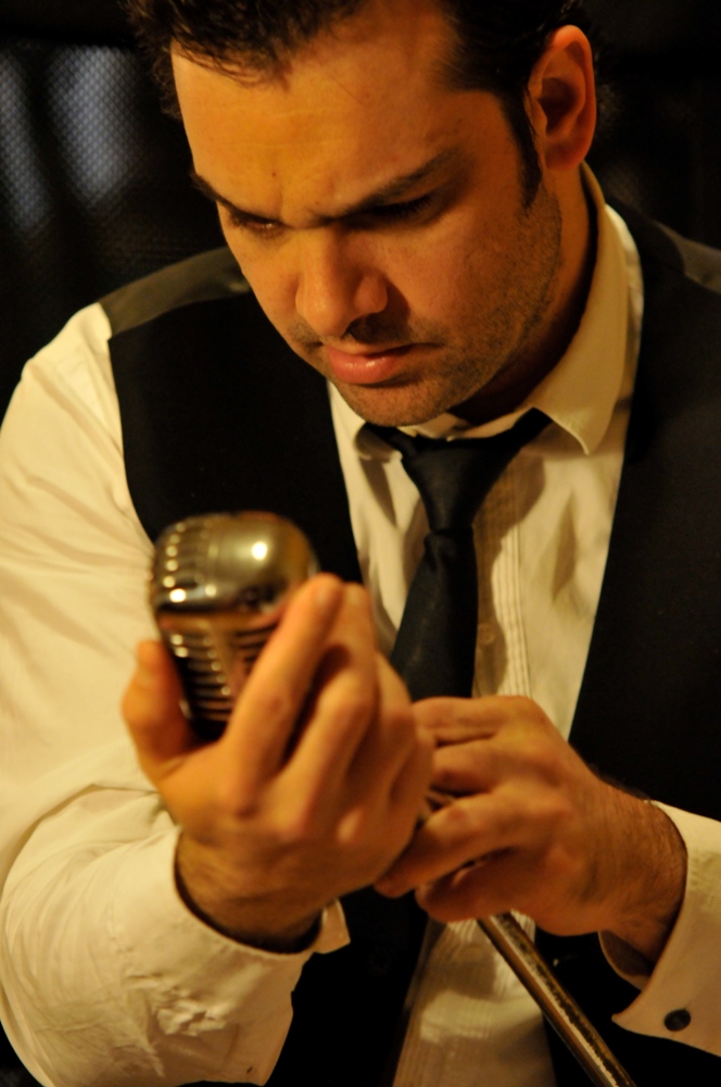 Δώρος Δημοσθένους, «Προσεχώς… Φθινόπωρο» στο Χυτήριο.