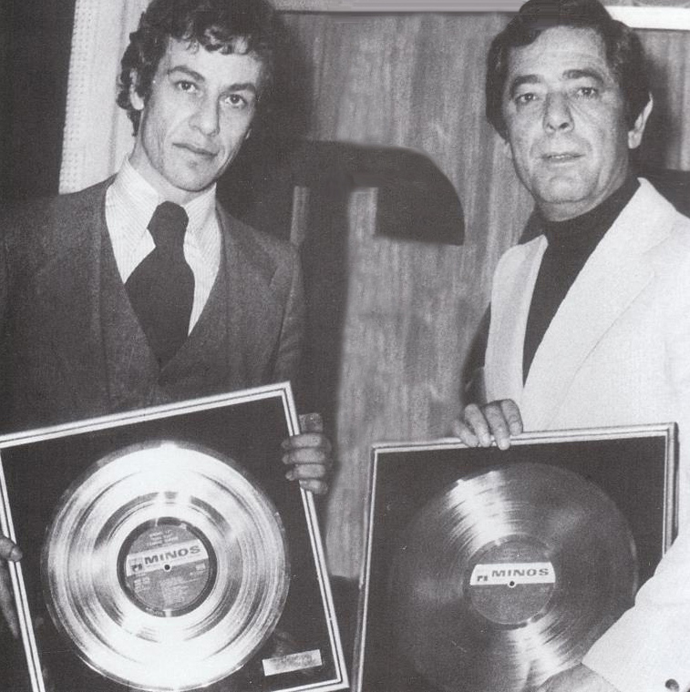 “Αφιερωμένο εξαιρετικά”: Ο Γιάννης Πάριος τραγουδά Πυθαγόρα…