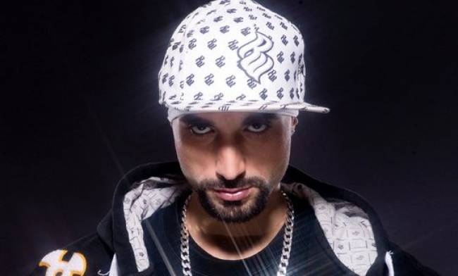 Ταραξίας feat. Georgina – Όλα αλλάζουν