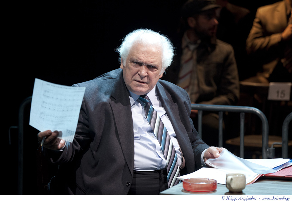 “Η Ανάκριση” του Πέτερ Βάις, για ένα ακόμη μήνα, στο Θέατρο “Τζένη Καρέζη”