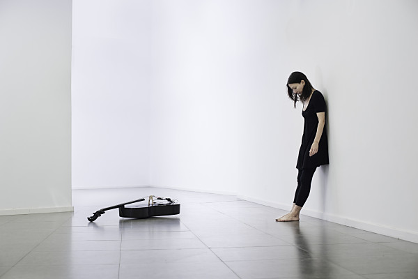 Η κορυφαία τσελίστα Julia Kent για πρώτη φορά στην Αθήνα…