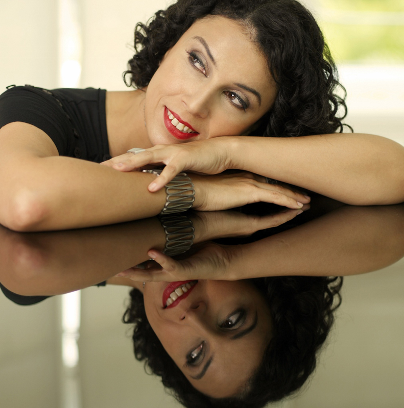 Η σύγχρονη βασίλισσα της Bossa στο Half Note!