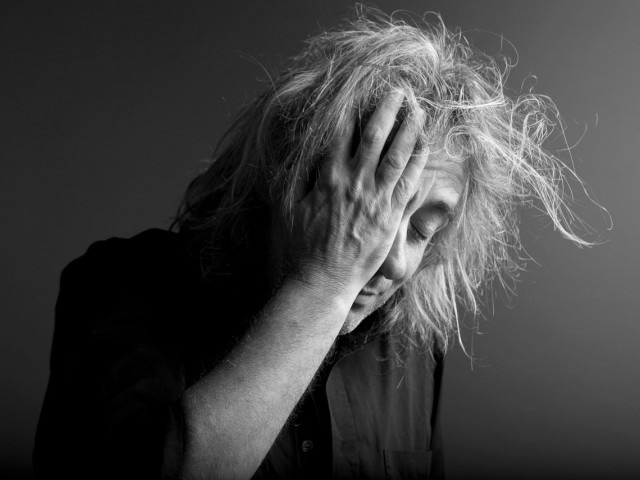 Ο Γιάννης Αγγελάκας θα μας ταξιδέψει στο “Stage Volume 1”!