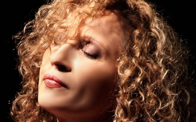 Ύμνους και παραδοσιακά τραγούδια θα φέρει η Γλυκερία στο Half Note!