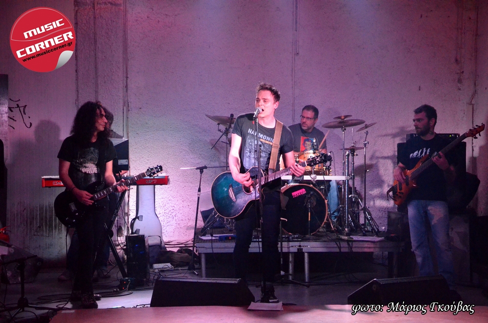 Η επιστροφή του Νίκου Μίχα!