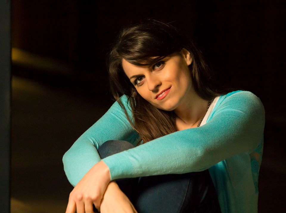 Ζίνα Αρσλάν – “Πίσω απ’ την πόλη”