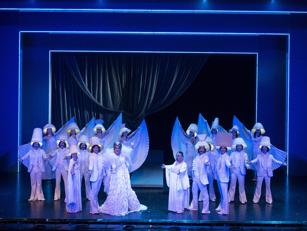 “Θα περάσει κι αυτό”: Παραστάσεις έως 20 Δεκεμβρίου στο Badminton!