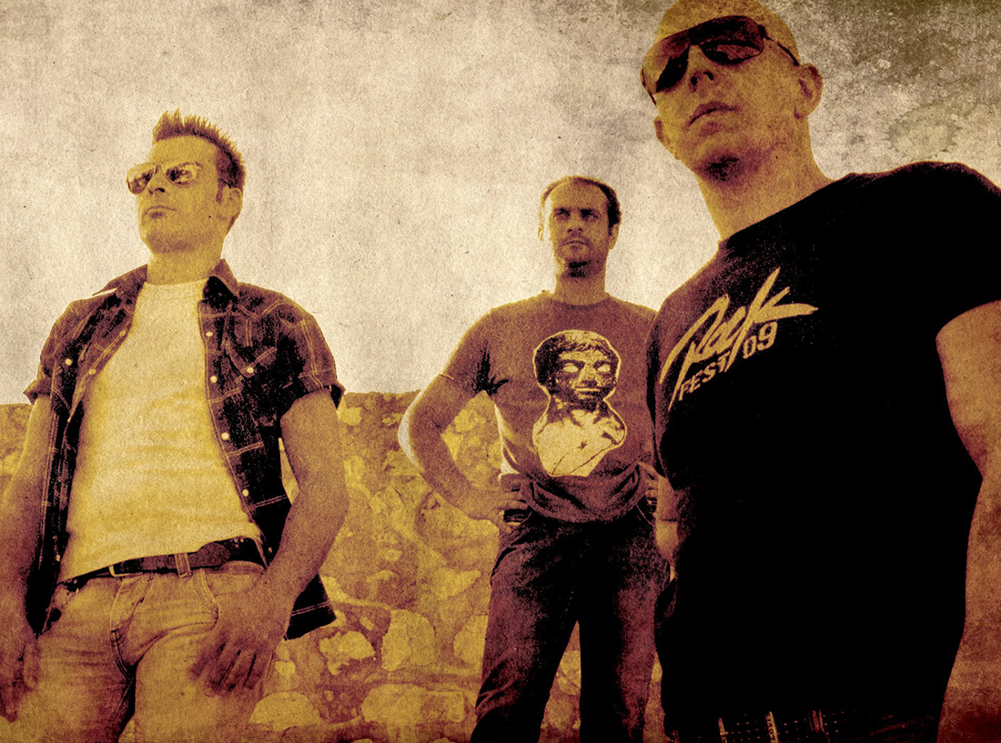 Γυμνά Καλώδια – “Ραντεβού στην πλατεία”