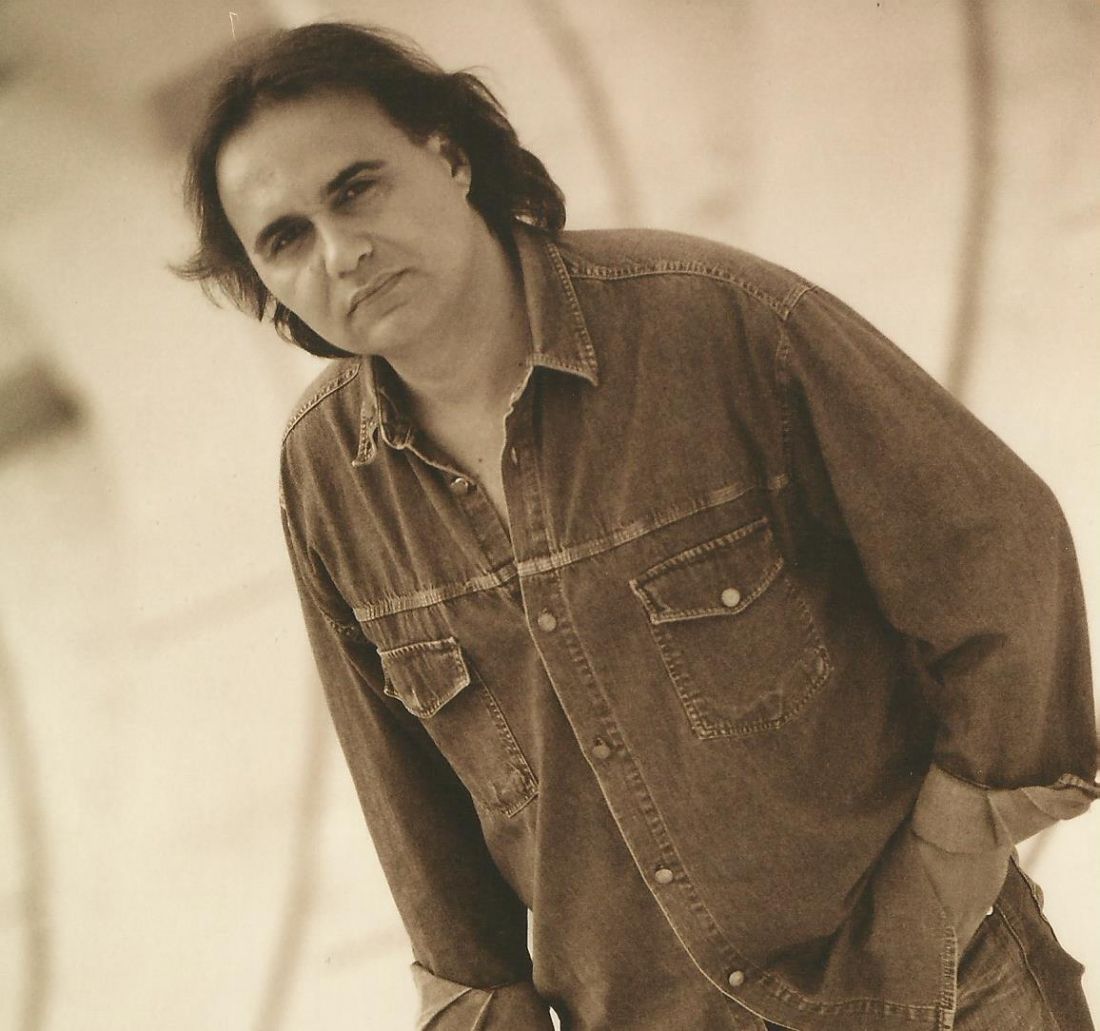 Νίκος Ανδρουλάκης – “Επτά τραγούδια βγήκαν βόλτα μες τη νύχτα” στον Ιανό