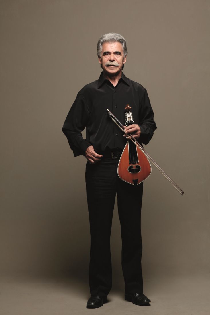 Ο Βασίλης Σκουλάς ενώνει τους ήχους της Κρήτης και της Παλαιστίνης στο Μέγαρο