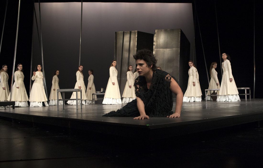 Η “Ηλέκτρα” σε σκηνοθεσία Σπύρου Ευαγγελάτου, περιοδεύει ανά την Ελλάδα…