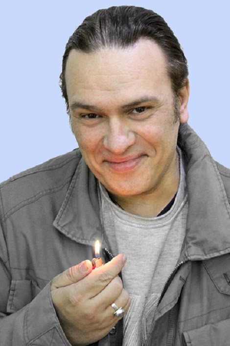 Ο Κώστας Λειβαδάς γιορτάζει 18 χρόνια μουσικής, παρέα με φίλους!