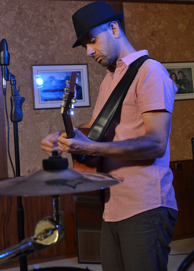 Ο Νίκος Σιακούφης παρουσιάζει το πρώτο του video clip!