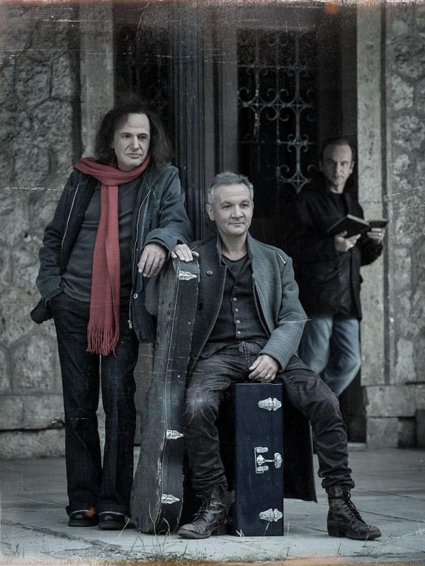 “Εννέα και πέντε” με τους Βασίλη Παπακωνσταντίνου, Χρήστο Θηβαίο και Οδυσσέα Ιωάννου