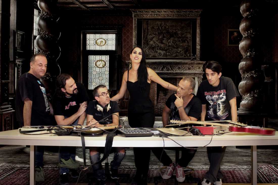 Salina, σε μυστικό δείπνο στον Σταυρό του Νότου Club