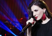 Η Φωτεινή Δάρρα ερμηνεύει Τζένη Βάνου στο Θέατρο Ακροπόλ