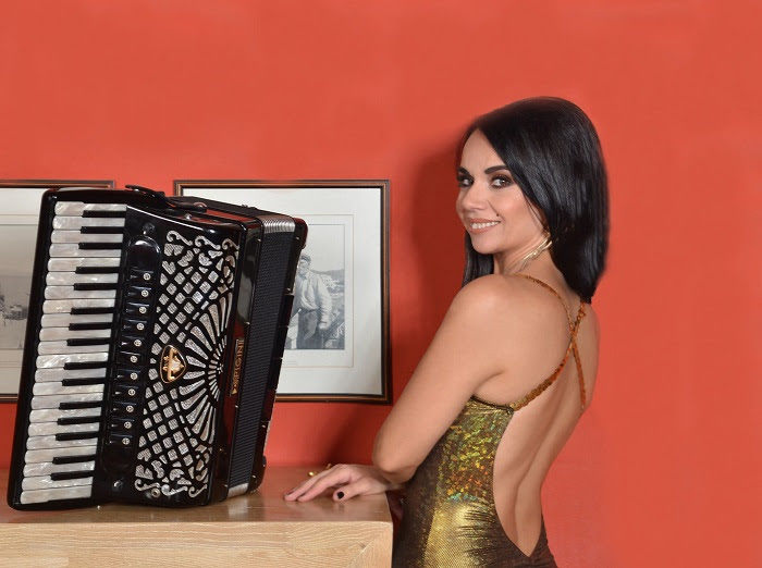 Ζωή Τηγανούρια – “Last Tango by Zoe”