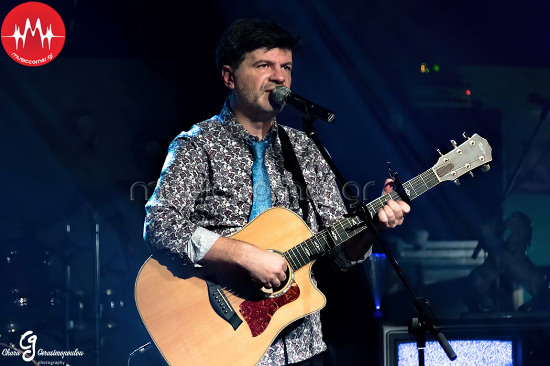 ΑΝΑΒΑΛΛΕΤΑΙ — O Φοίβος Δεληβοριάς επιστρέφει στη Θεσσαλονίκη για μία και μοναδική βραδιά!