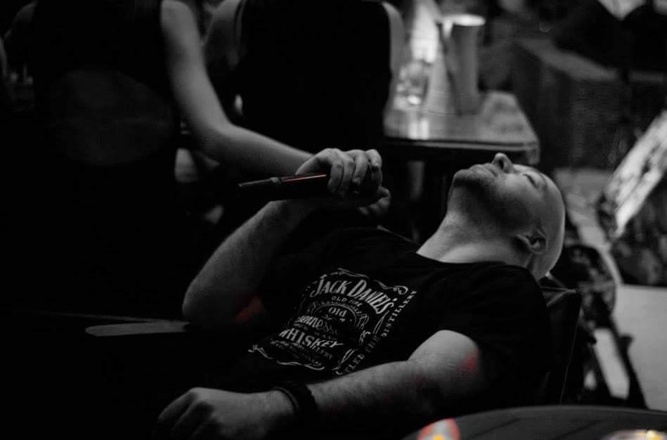 “Ας είναι μόνο οι λαμαρίνες” – Ο Δημήτρης Καρράς αρθρογραφεί στο MusicCorner.gr