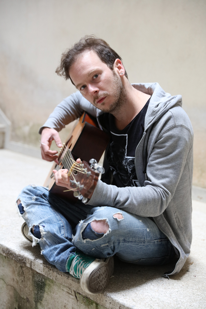 Ο Γιώργος Αστρίτης ροκάρει στο “Μπαράκι της Διδότου”…