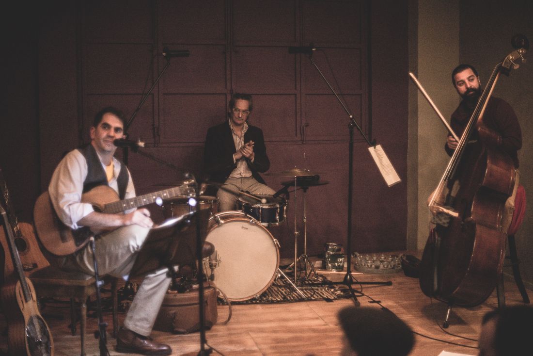 “Meeting Point” – Johnie Thin Trio