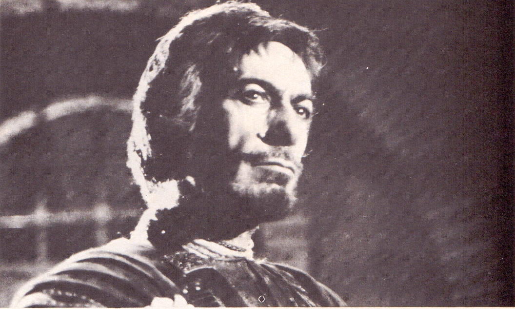 Ασπρόμαυρα κι έγχρωμα: “Πορφύρα και αίμα – Ρωμανός Διογένης”