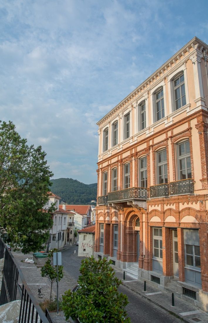 Αναστηλώθηκε η οικεία του Μάνου Χατζιδάκι και παραδίδεται στο κοινό ως χώρος που θα προάγει τις τέχνες και την σκέψη!