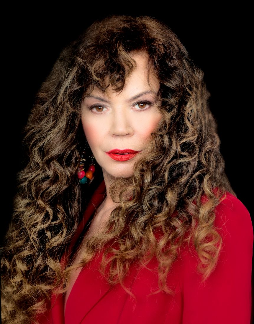 Ελένη Δήμου & Θάνος Ολύμπιος live στη Γλυφάδα…