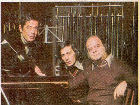 Ο Γιάννης Καλατζής τραγουδά Γιώργο Κατσαρό-Πυθαγόρα…