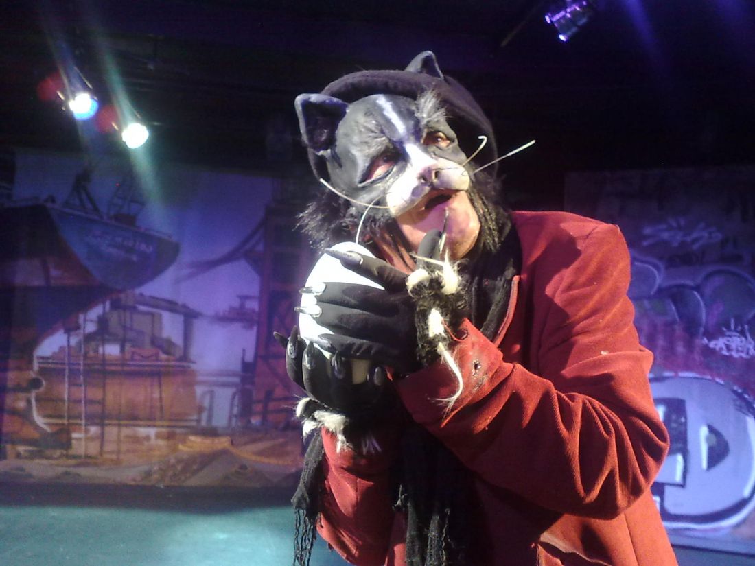 «Η ιστορία του γάτου που έμαθε σ’ ένα γλάρο να πετάει», στο Θέατρο «Κάτω απ’ τη γέφυρα»