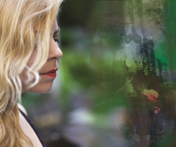 Η Τέτη Κασιώνη έρχεται στη σκηνή του Γυάλινου – UpStage