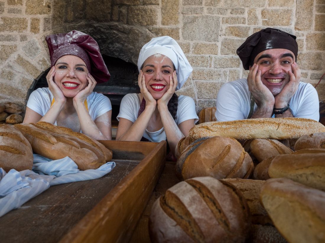 «Ο ΚΟΥΚΟΥΜΠΛΗΣ» ζυμώνουμε το πιο γλυκό ψωμί για δεύτερη χρονιά στο θέατρο Tempus Verum – Εν Αθήναις