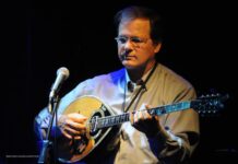 Ο Χρήστος Νικολόπουλος στο Θέατρο Γης στη Θεσσαλονίκη με πολλούς ερμηνευτές στο πλευρό του…