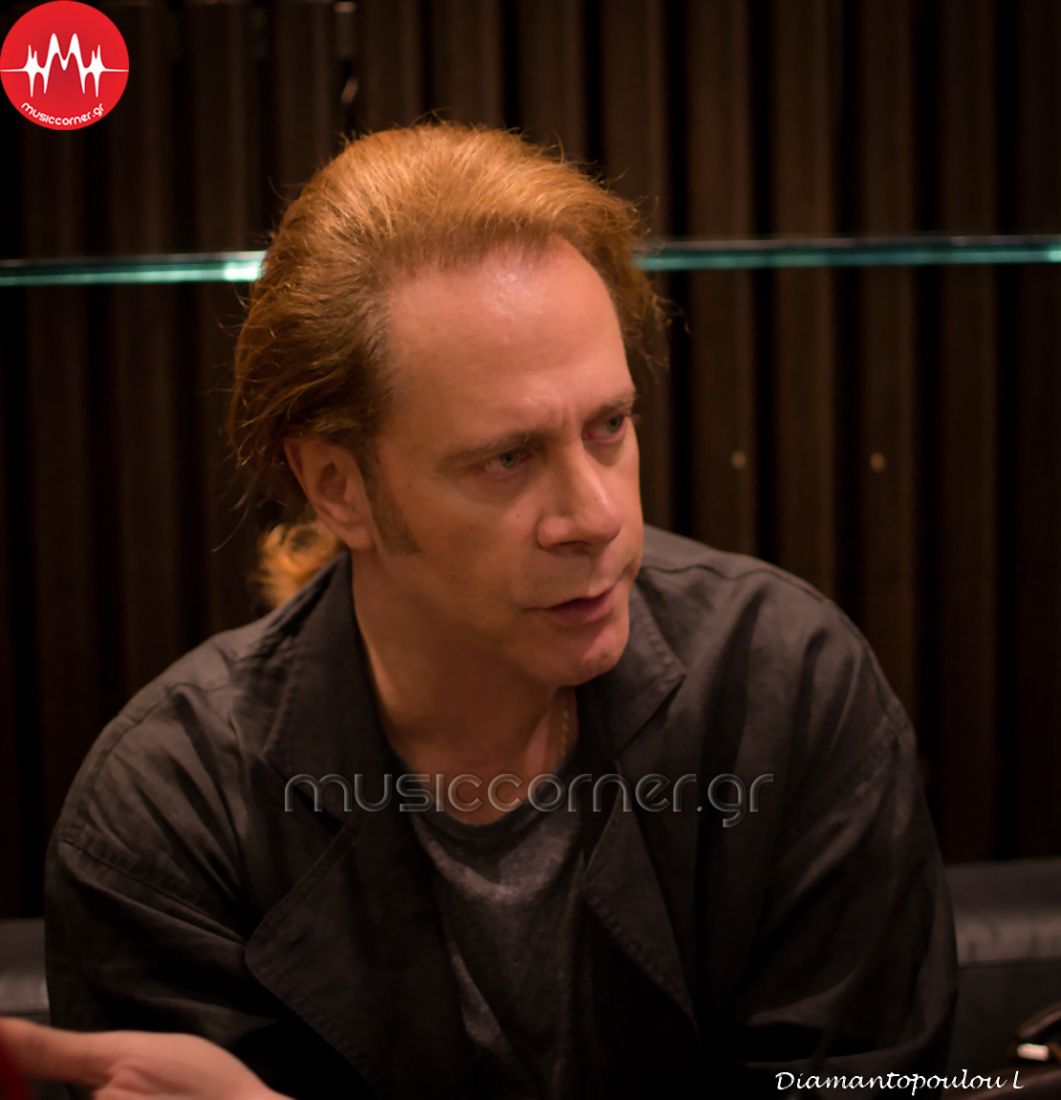 Ο Στέφανος Κορκολής στο Music Corner!