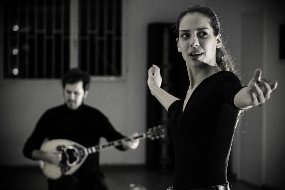 «Αθηνά Χατζηεσμέρ, ετών 17» στη σκηνή του Black Box του Επί Κολωνώ!