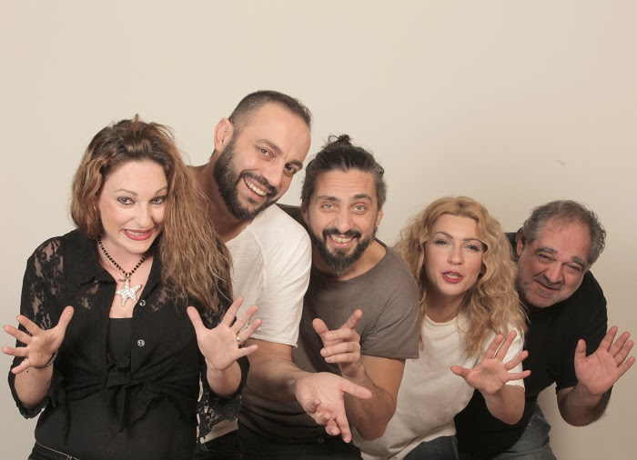 Η ομάδα ΚωμωΔίνω για τρεις μουσικές βραδιές στο Γυάλινο UpStage…