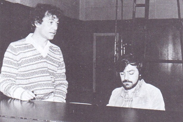 O Γιάννης Πάριος τραγουδά Νίκο Ιγνατιάδη…