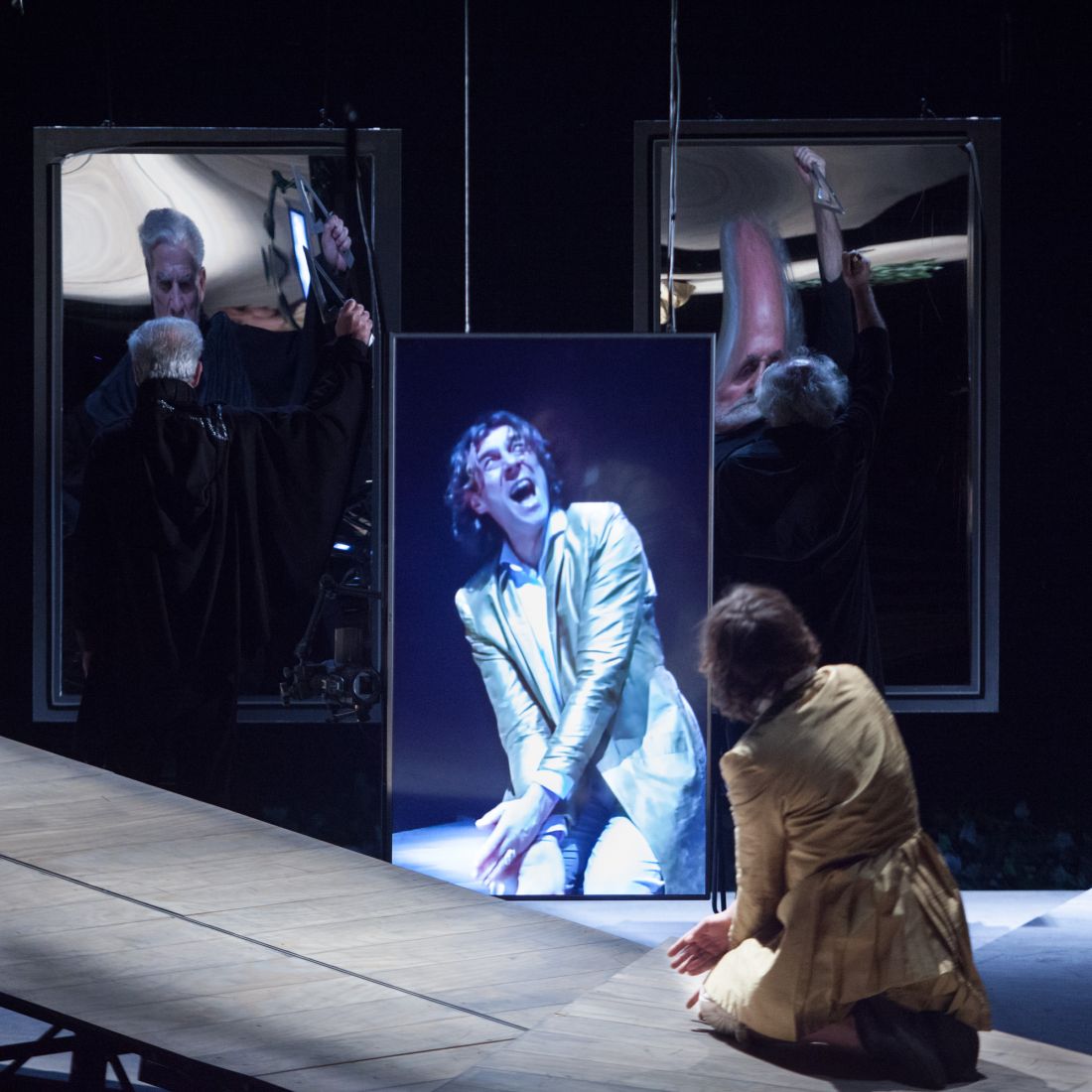 Ο επιτυχημένος “Καλιγούλας” με τον Γιάννη Στάνκογλου, για τρεις παραστάσεις στο Μέγαρο Μουσικής Θεσσαλονίκης!