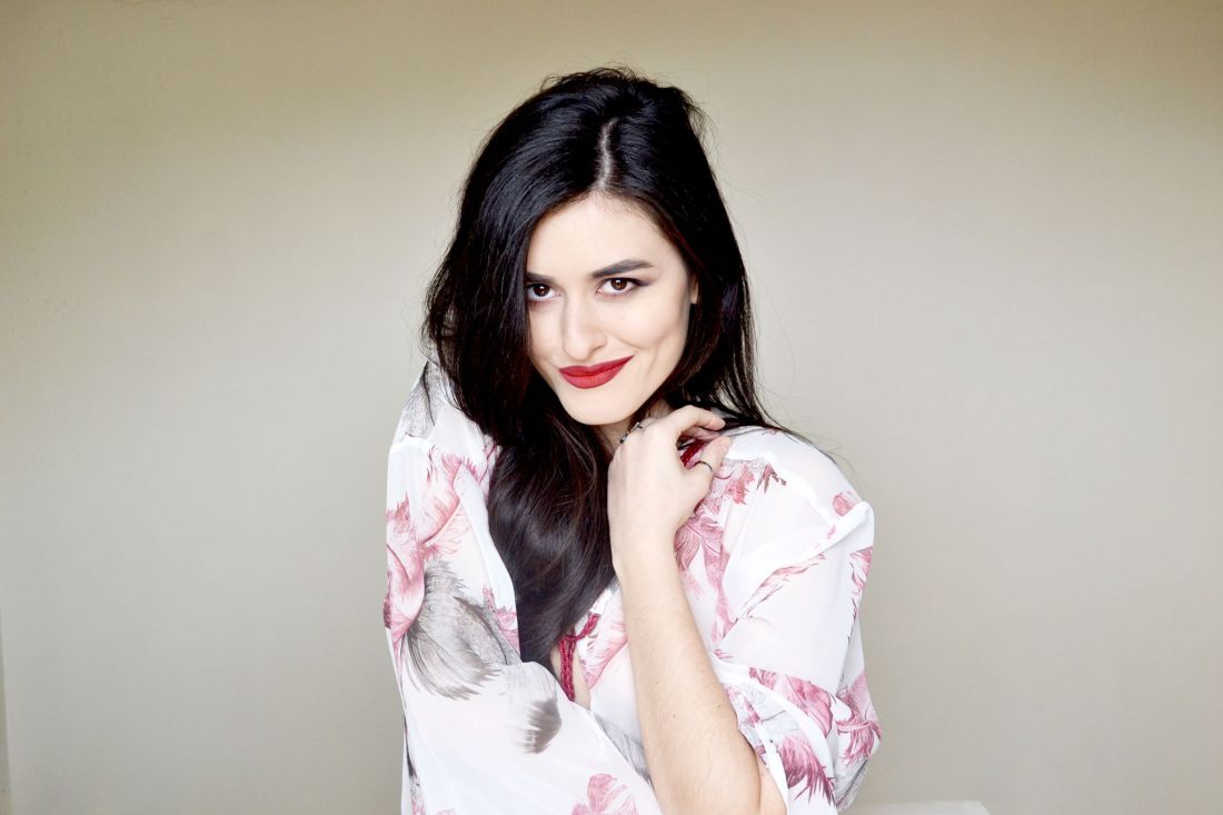 Η Αλεξάνδρα Κόνιακ σε κυριακάτικα full band live, ολόκληρο τον Μάρτιο!