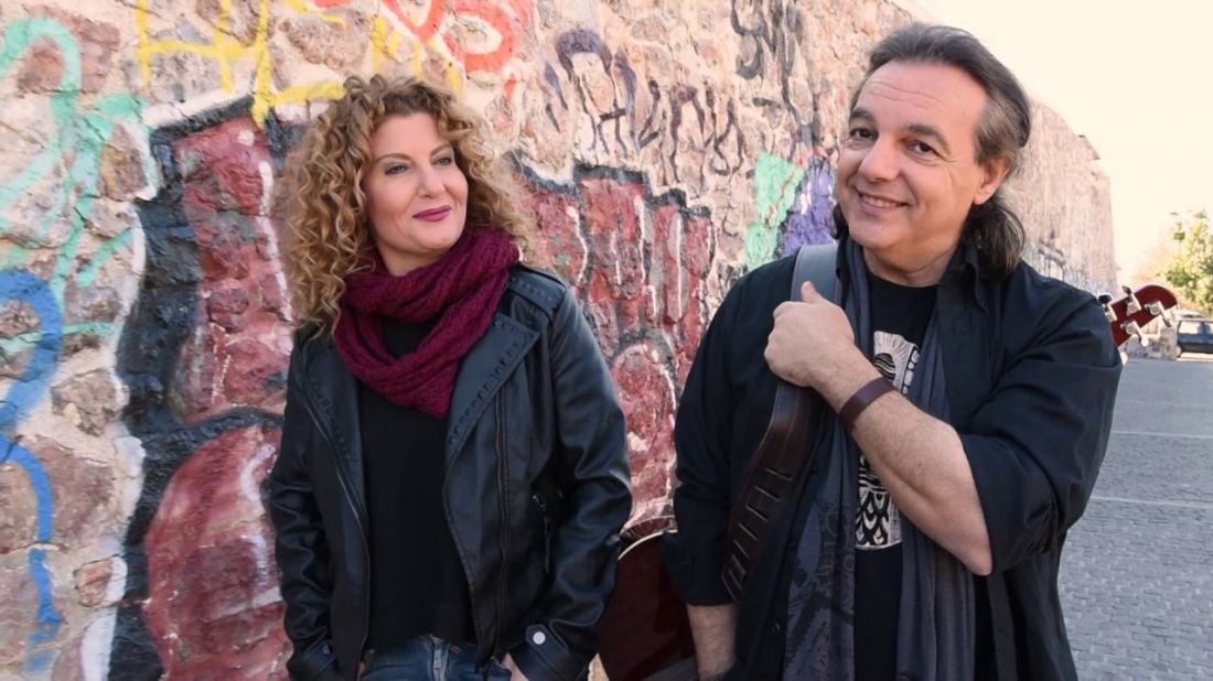 Sakis & Poly – “Κοντά σου”