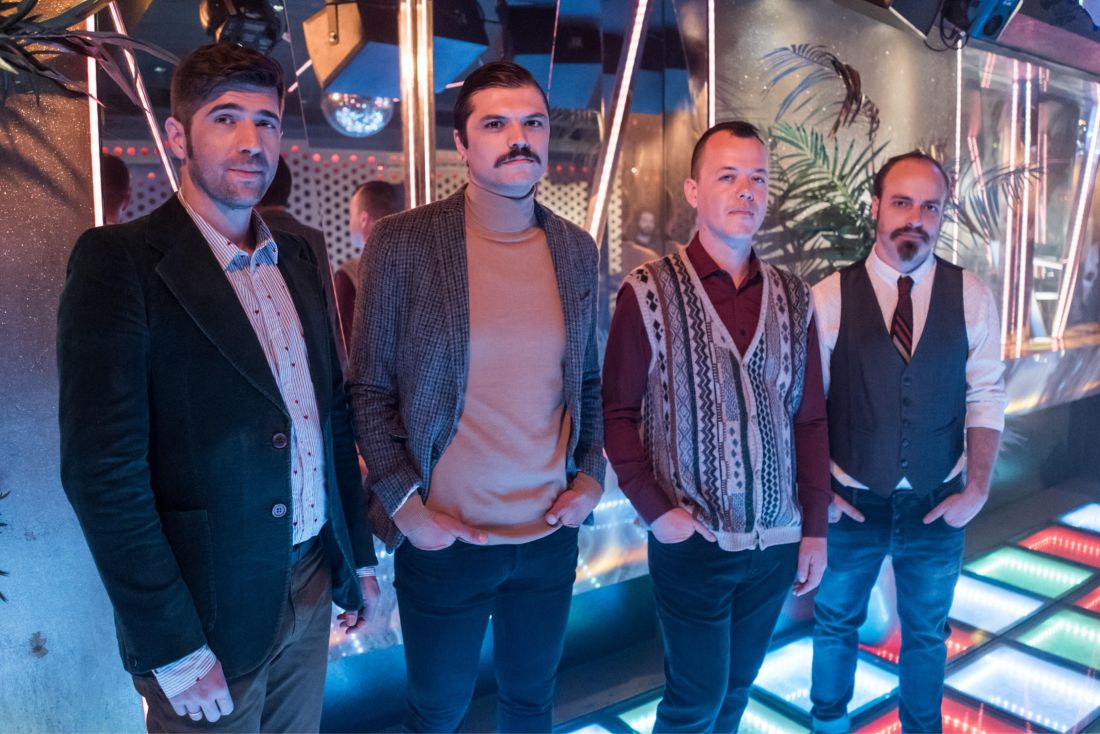 Οι Wedding Singers θα ξεσηκώσουν το club του “Σταυρού του Νότου”!