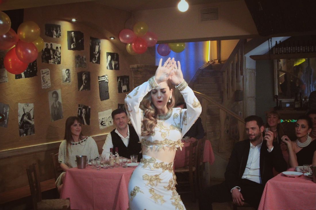 Βρεθήκαμε στα γυρίσματα του video clip της “Σούλη Ανατολή”, της περσόνας της Ρένας Μόρφη!