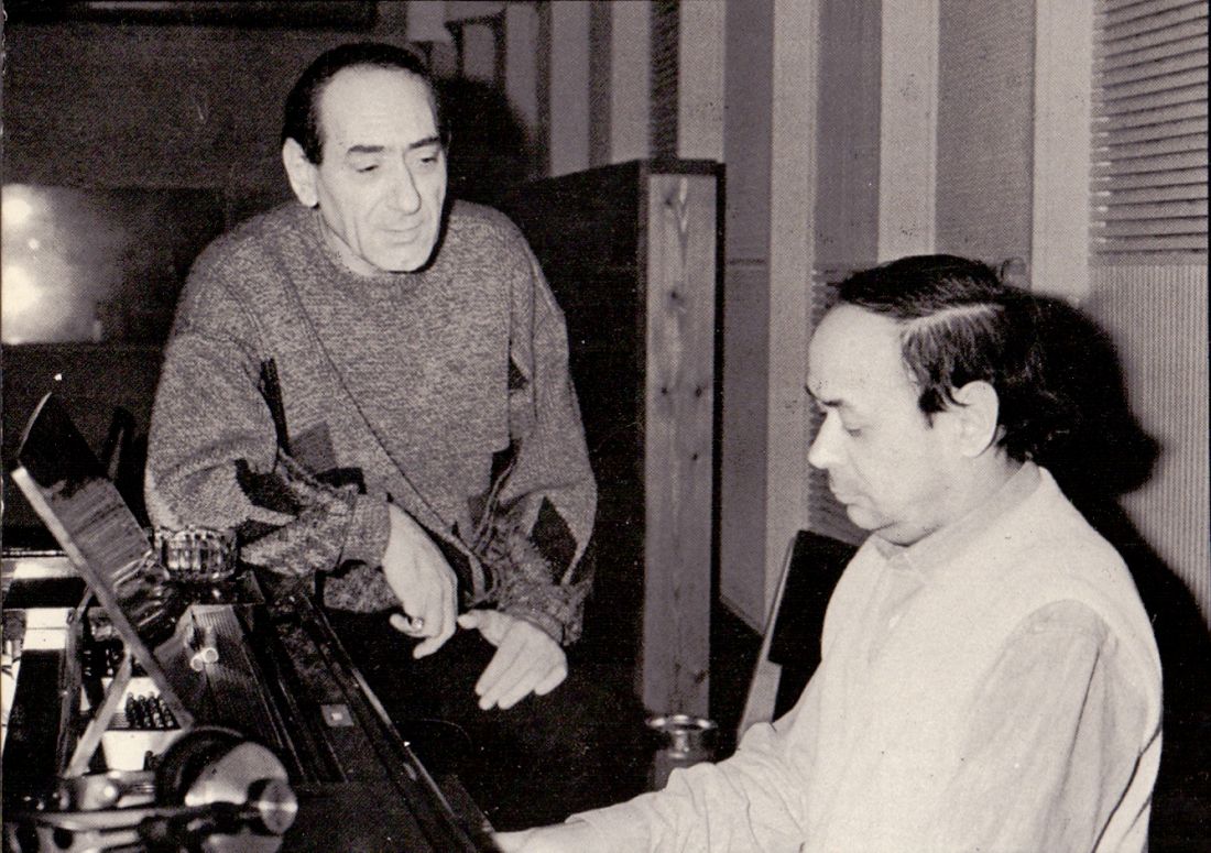 Ο Στράτος Διονυσίου τραγουδά Τάκη Σούκα…