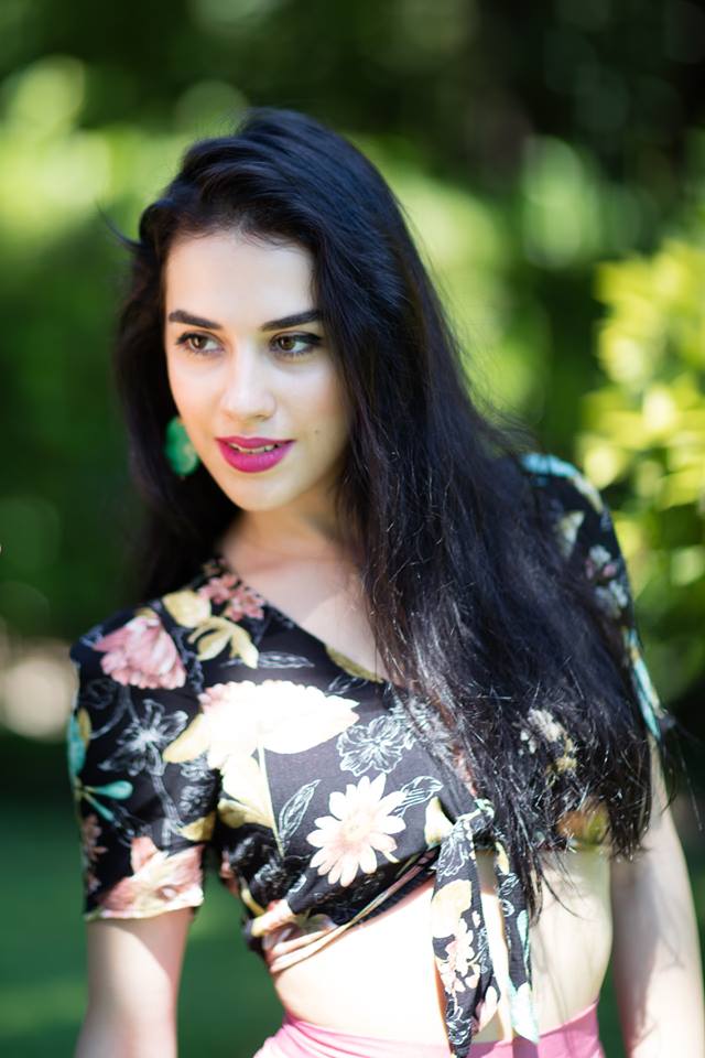 Αγγέλα Σιδηροπούλου – “Καλοκαίρι Έρχεται”