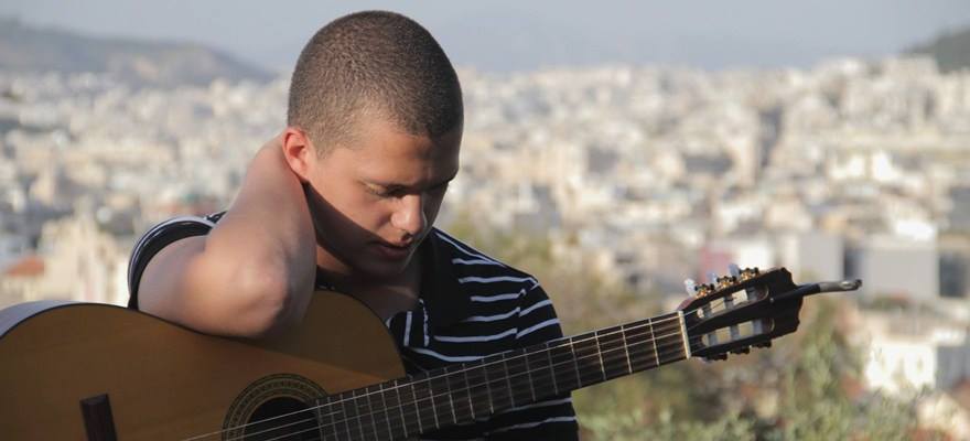 Ο Κωνσταντίνος Αγγελόπουλος υποδέχεται τον Σεπτέμβριο στην ταράτσα του “Ash in Art”…