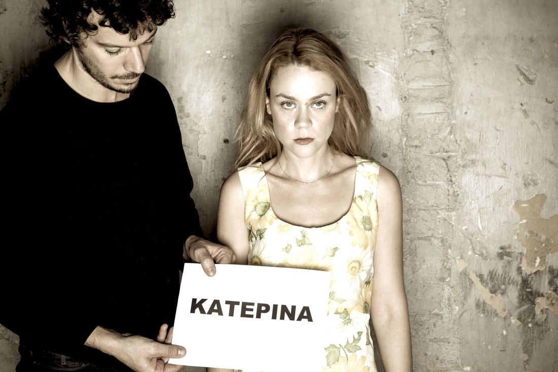 Η “Κατερίνα” επιστρέφει για μόνο 20 παραστάσεις στο Νέο Θέατρο Κατερίνα Βασιλάκου και ανεβαίνει για τρία βράδια και Θεσσαλονίκη!