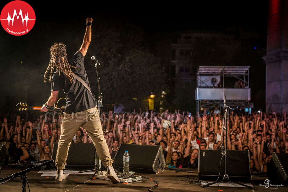 Μεσογειακό ταξίδι για Τζαμάικα… με Locomodo και Tonino Carotone!
